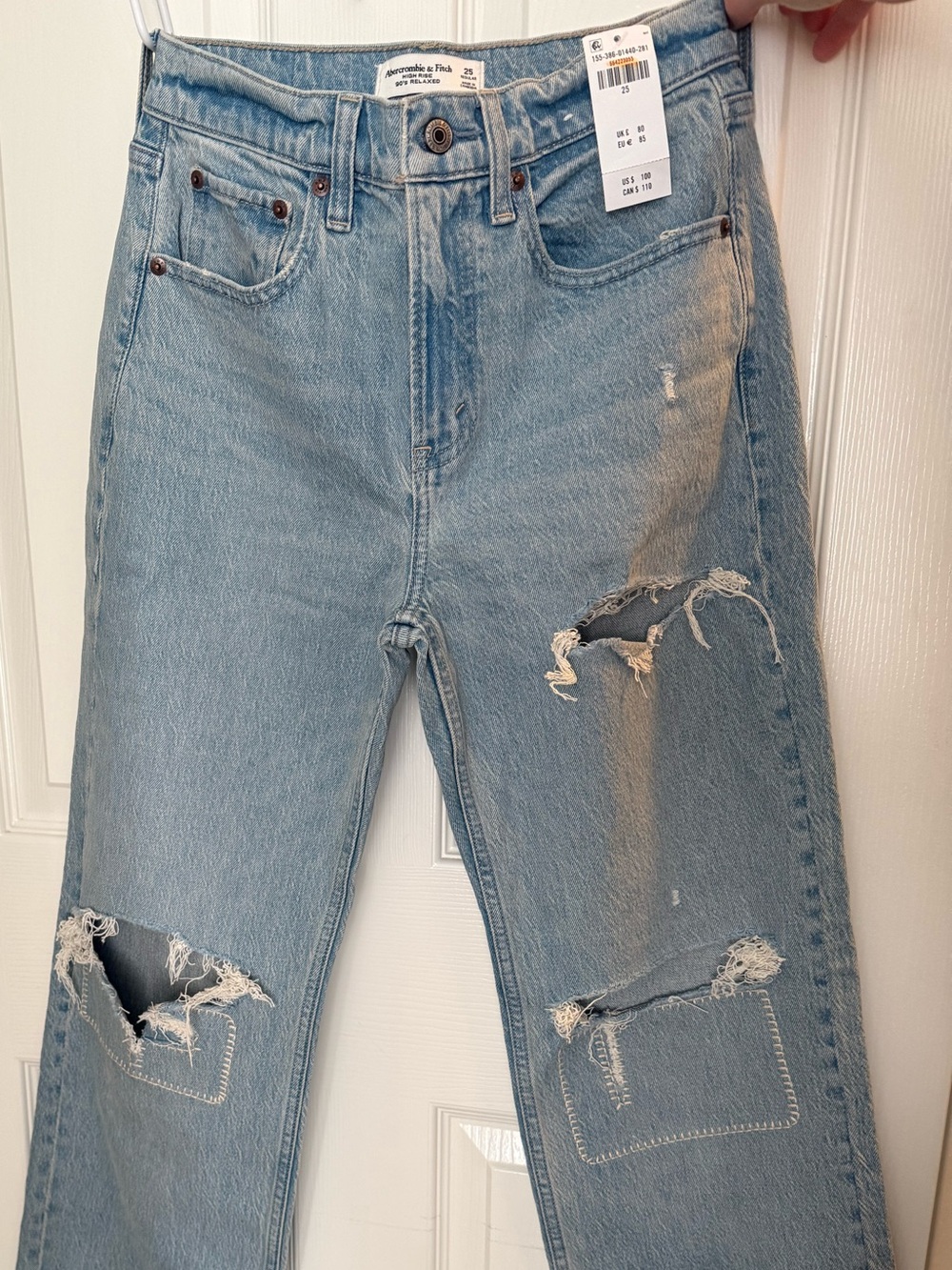 Abercrombie & Fitch Light Blue 90’s Relaxed Ripped Women’s Jeans